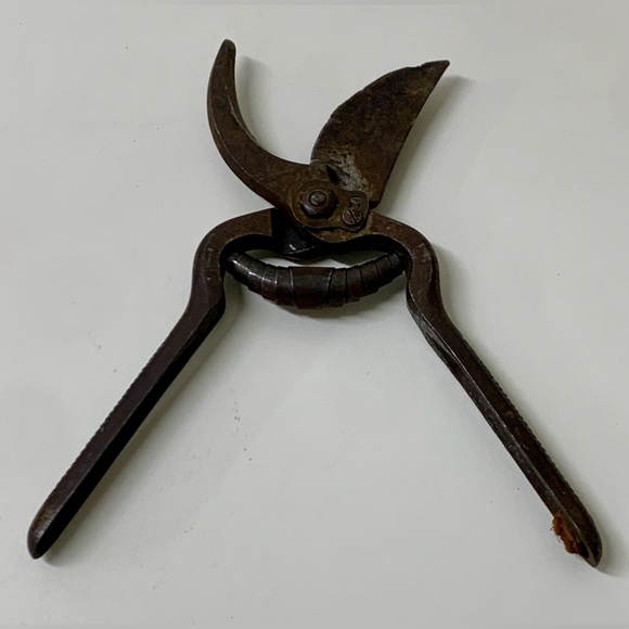 Vintage Seymour Smith Pruning Shears - Picture 3 of 10